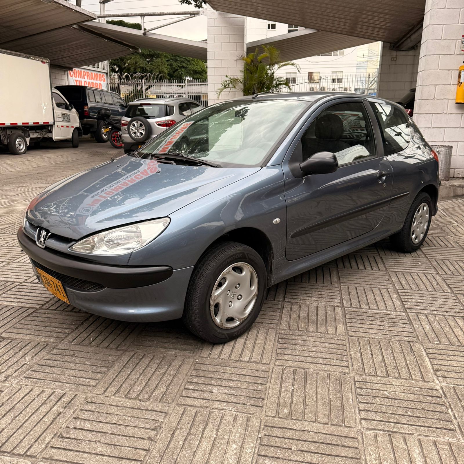 PEUGEOT 206