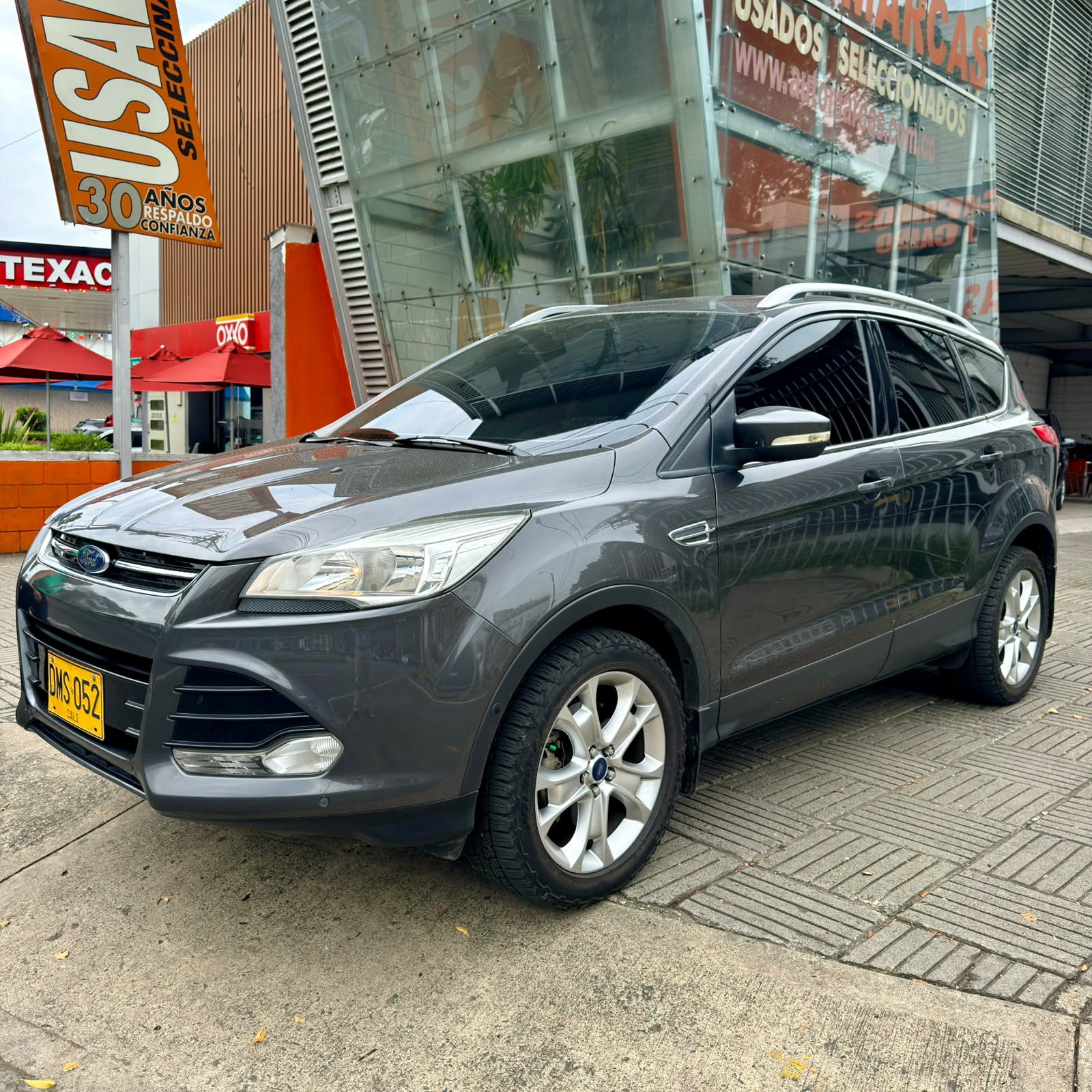 FORD ESCAPE 4WD TITANIUM